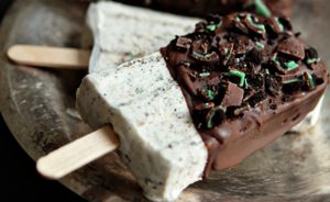 MintChocolatePopsicles