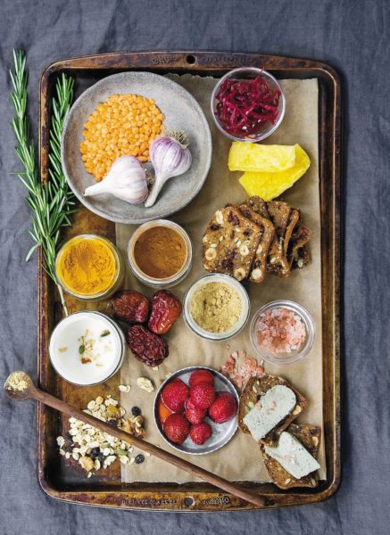 Rezepte fürs Wochenbett – Gerichte für die ersten vierzig Tage mit Baby: Kochbuch von Hing Ou // HIMBEER