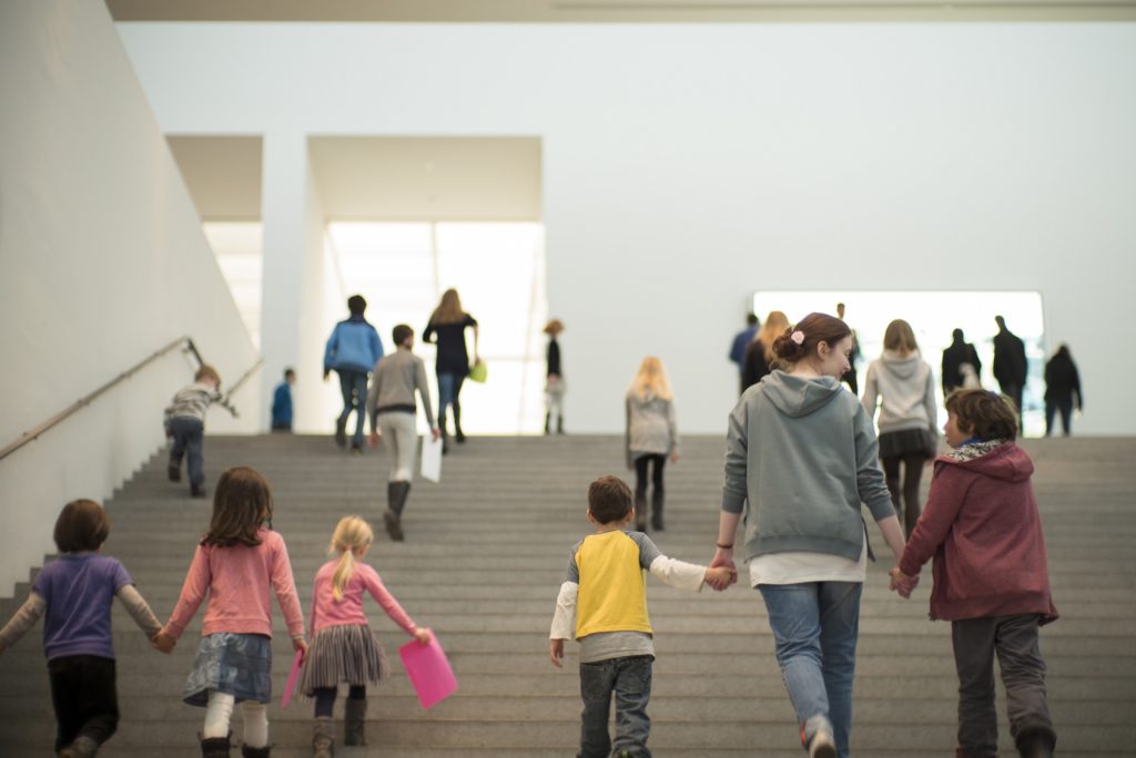 Pinakothekt der Moderne Kinderkunstkurse | München mit Kind