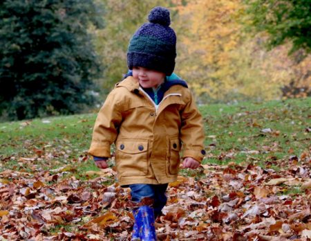 Junge im Wald Ausflugstipps | München mit Kind
