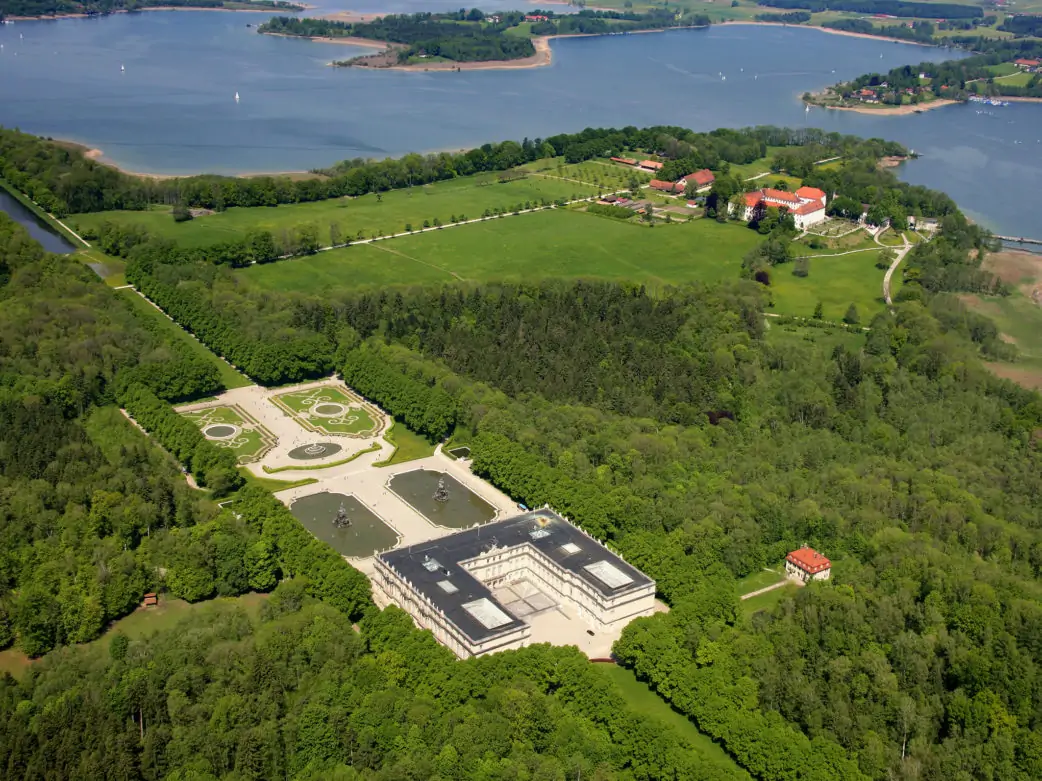 Herrenchiemsee Neues Schloss Luftaufnahme Blick von Sudosten