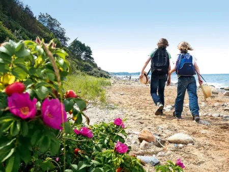 Zwei Kinder am Strand Ostsee | München mit Kind