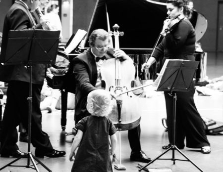 babykonzert fluegel sw bild // HIMBEER