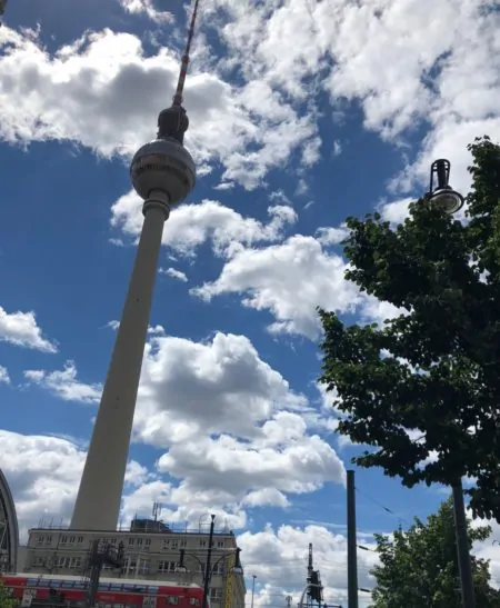 Himmel Blau Grimms Hotel Test / Muenchen mit KInd