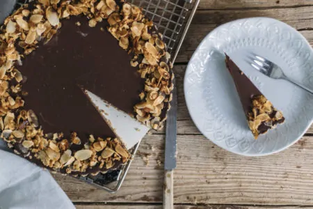 Schokotarte mit Mandeln // HIMBEER