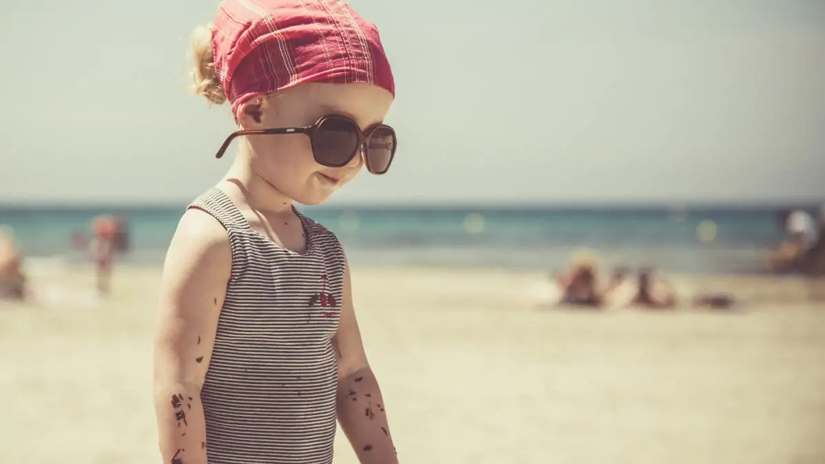 Kind Sonnenbrille Strand | Muenchen mit Kind