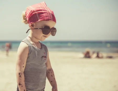 Kind Sonnenbrille Strand | Muenchen mit Kind