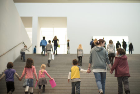 Kinder Treppe Pinakothek der Moderne Wochentipps // Muenchen mit Kind