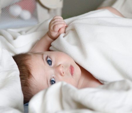 Schlafprobleme bei Zeitumstellung: Tipps für Babys und Kleinkinder // HIMBEER