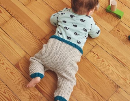 Selber Machen: Gemütliche Strickhose für Babys Kleinkinder Strickanleitung // HIMBEER
