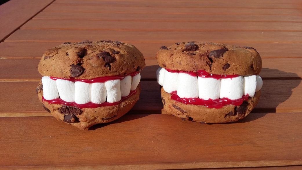 Gruselige Snacks für das Halloween-Buffet // HIMBEER