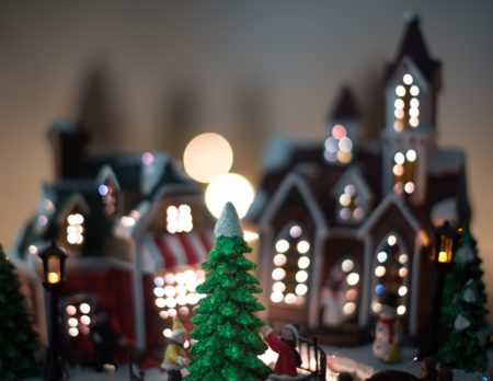 Lebkuchenhäuser, Weihnachtsmärkte, Lichter, Baum, unsplash // München mit Kind