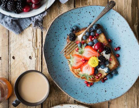 Brunch, Teller, Kaffee, Früchte // München mit Kind