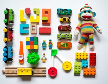 Flohmarkt, Kinderflohmarkt, Basar, Sammelartikel, Frühling, Kindersachen, Spielzeug, Farben, Bunt // München mit kind