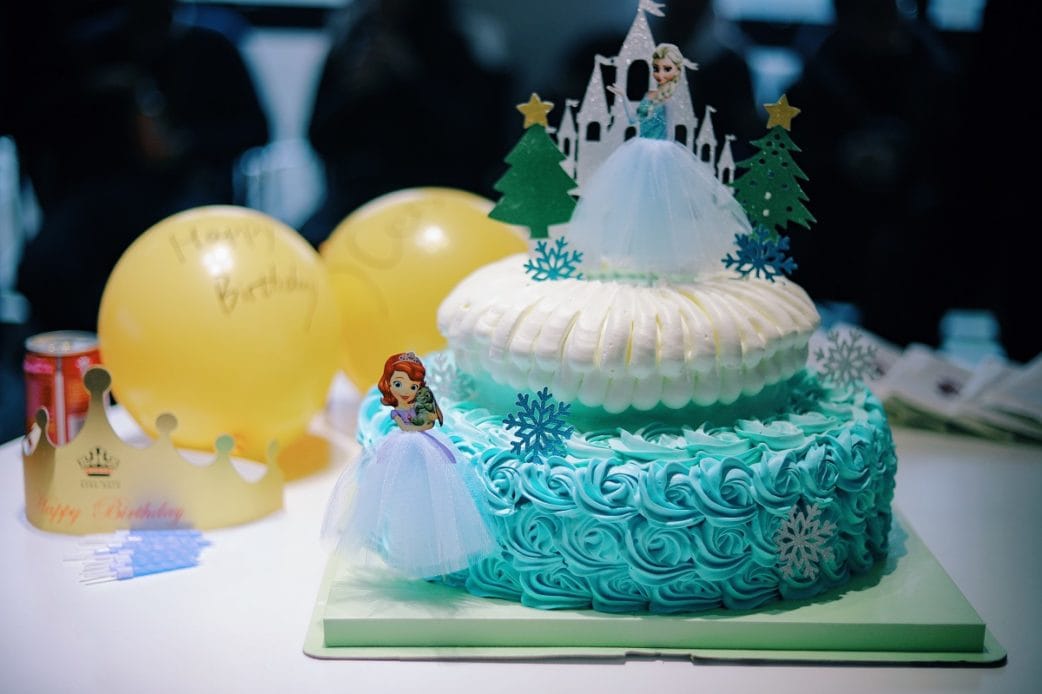 Torte, Zuckergebäck, 50 tolle Tipps Geburtstag, Elsa, Zuckerguss // München mit Kind