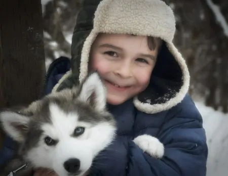 Junge Kind Husky Winter Wochenendtipps // Muenchen mit Kind