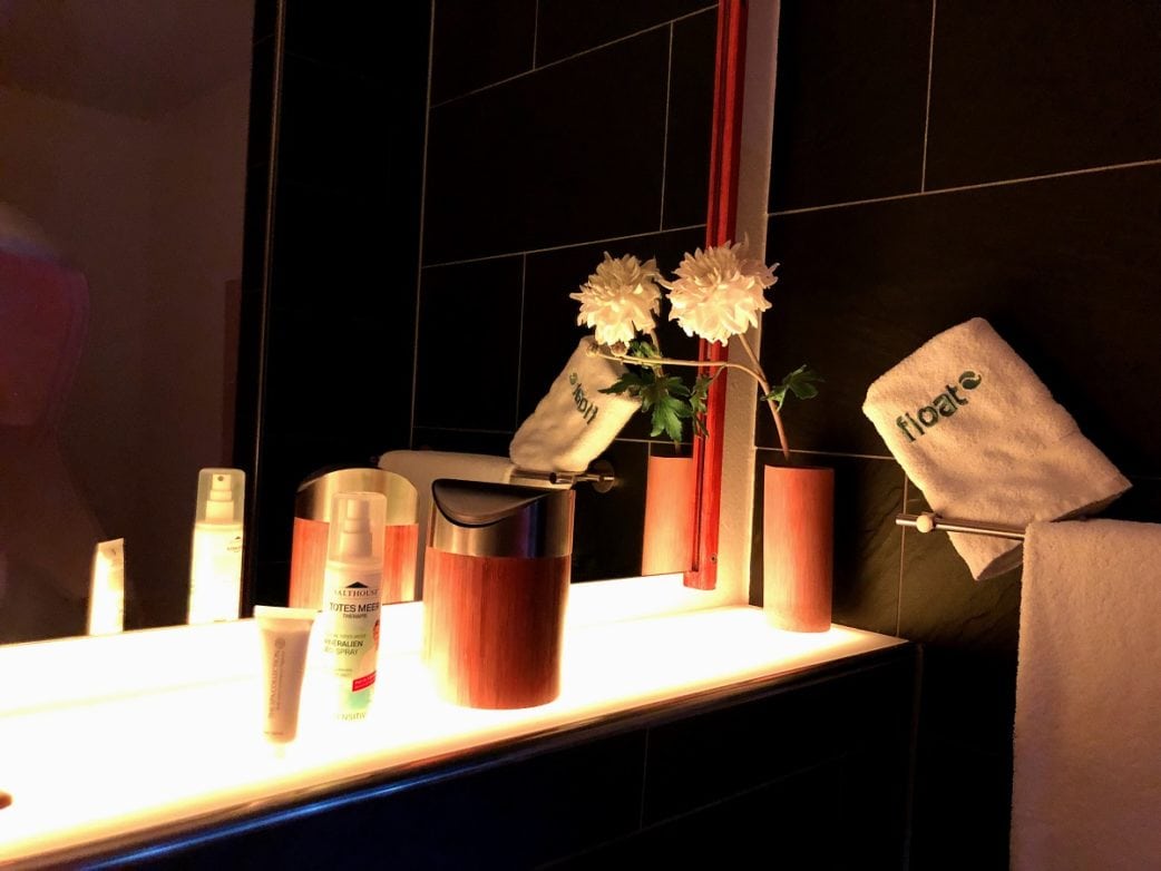 Wellness in the City, Deko, Blumen, Spiegel, float Schwabing // München mit Kind