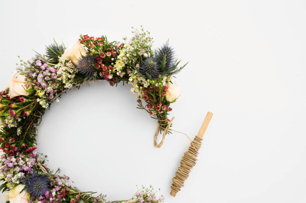 Einen sommerlichen Haarkranz basteln // HIMBEER