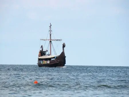 Wikingerschiff Wikinger Chiemseeufer // HIMBEER