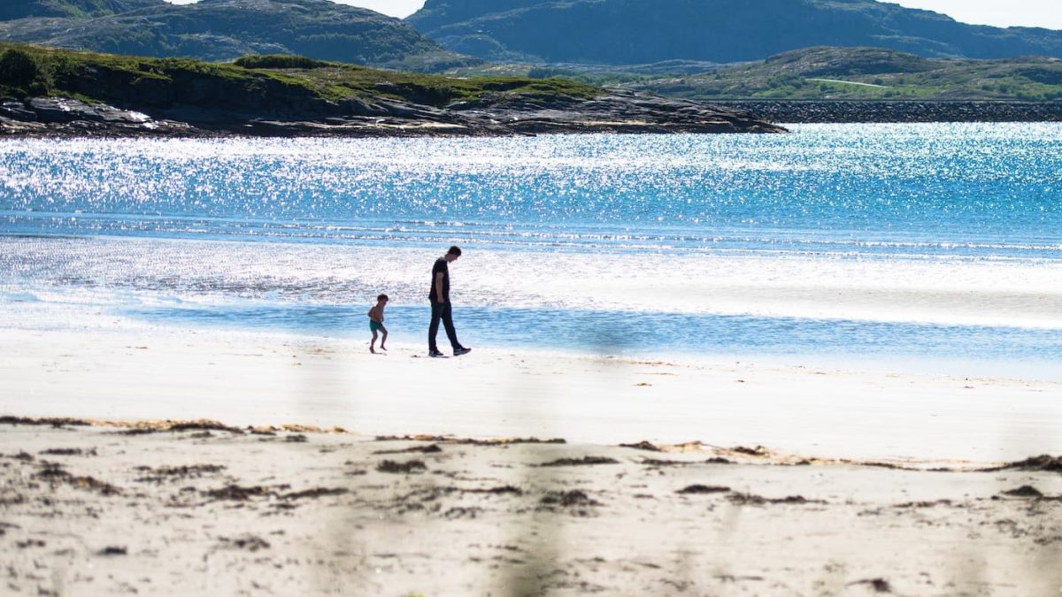 Familien-Reisetipp von Good Travel: Norwegen mit Kindern: Adventure Camp Stokkøya Sjøsenter // HIMBEER