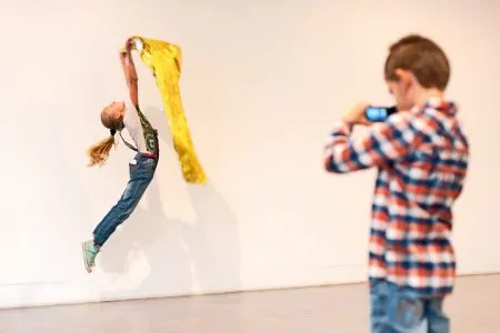 Kinder machen Medienkunst // HIMBEER