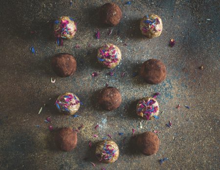 Rezepte für Familien: Peanutbutter-Energy-Balls // HIMBEER