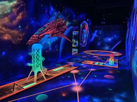 Minigolf 3D Schwarzlicht // HIMBEER