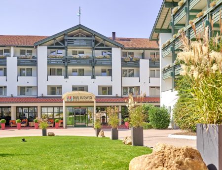 Hotel Das Ludwig sucht Kinderhotel-Tester: Aussenansicht // HIMBEER