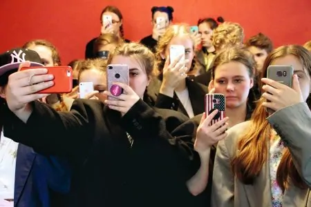 Rampenlichter Tanz- und Theaterfestival Smartphones // HIMBEER