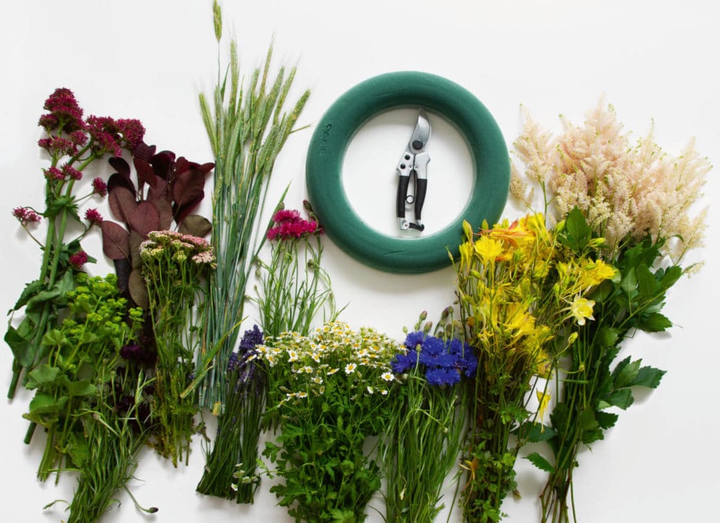 Sommerkranz aus Wiesenblumen // HIMBEER