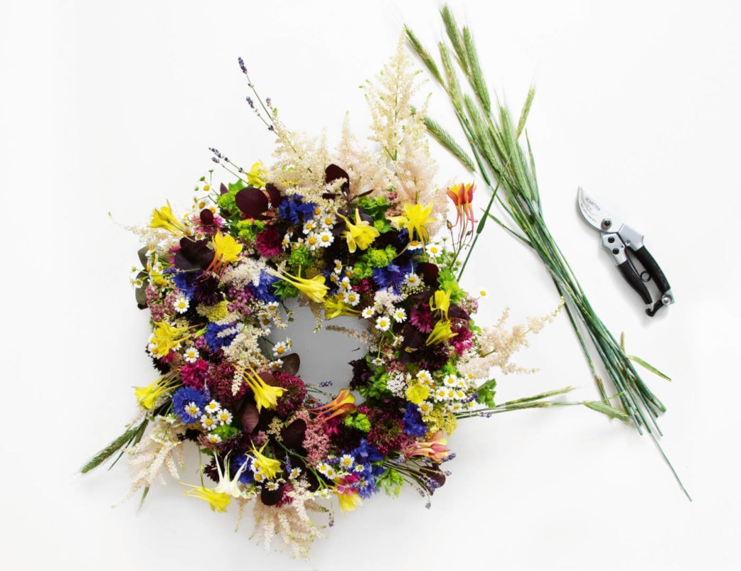 Sommerkranz aus Wiesenblumen // HIMBEER