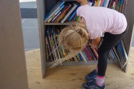 Maedchen Lesen StadtLesen Odeonsplatz // HIMBEER