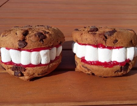Gruselige Snacks für das Halloween-Buffet // HIMBEER