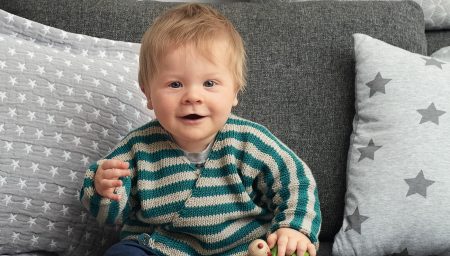 Wickeljacke für Babys stricken // HIMBEER