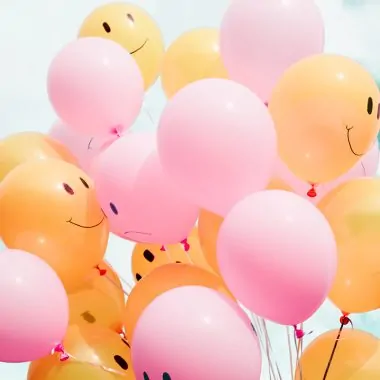Kindergeburtstag Ballons Smileys Himmel // HIMBEER
