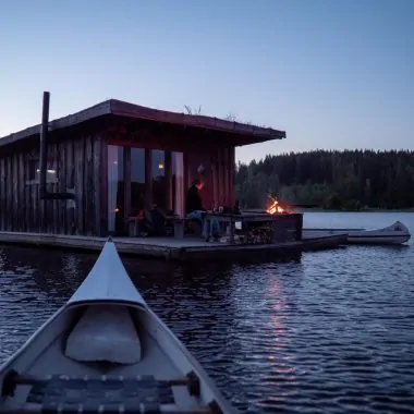 Urlaub mit Kindern in Schweden auf einem Hausboot – Abendstimmung // HIMBEER