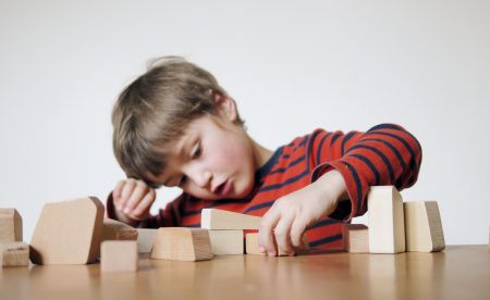 Kreatives Design-Spielzeug für Kinder: Lessing Hiolzbausteine Mauersack // HIMBEER