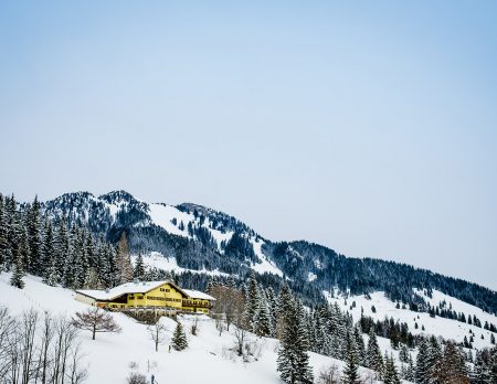 Jugendherberge Winter Schnee Skifahren // HIMBEER