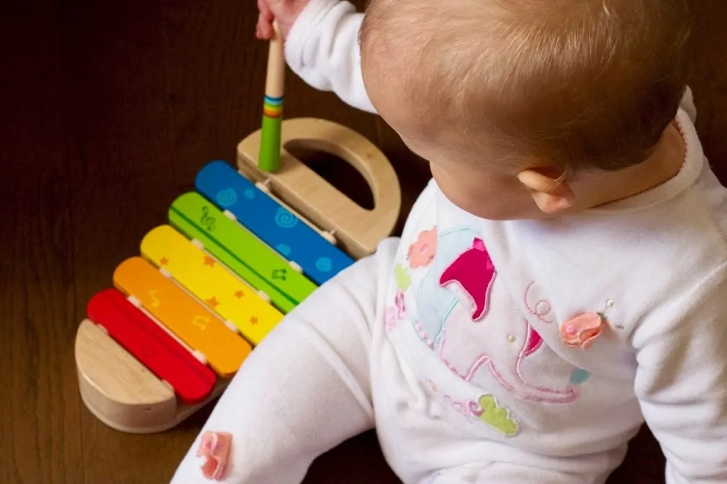 Mini-Tipps für München mit Kleinkind oder Baby im Januar: Kurse für Babys mit Musik und Spiel // HIMBEER