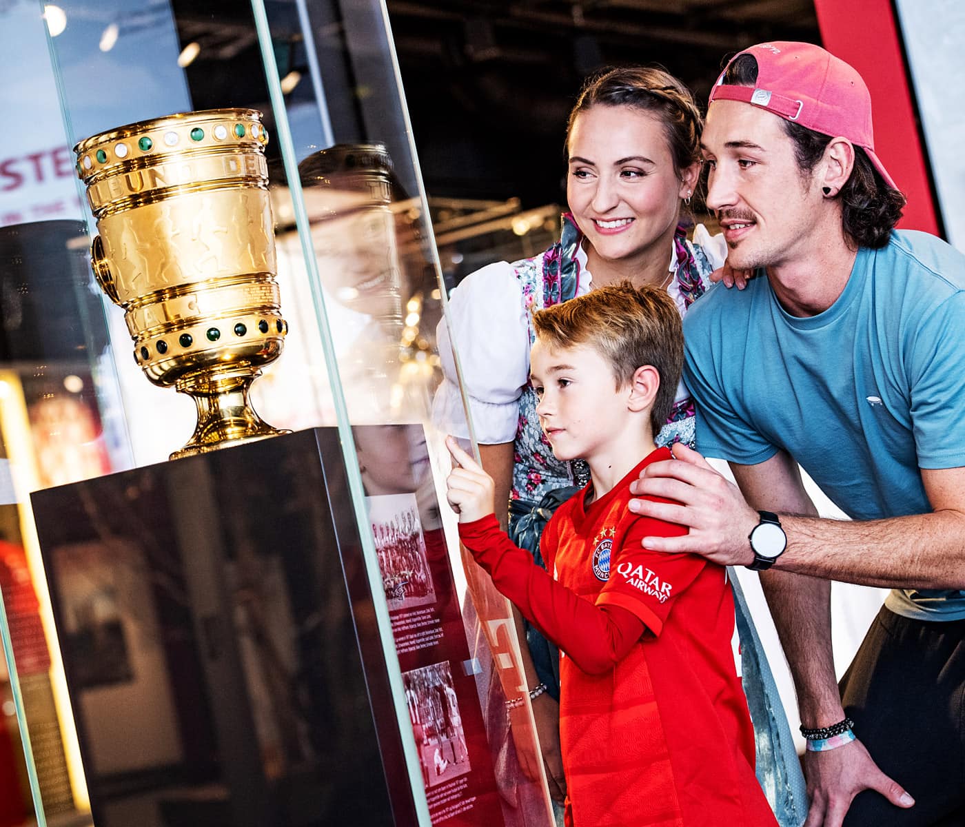 Familienprogramm in der FC Bayern Erlebniswelt und der Allianz Arena // HIMBEER