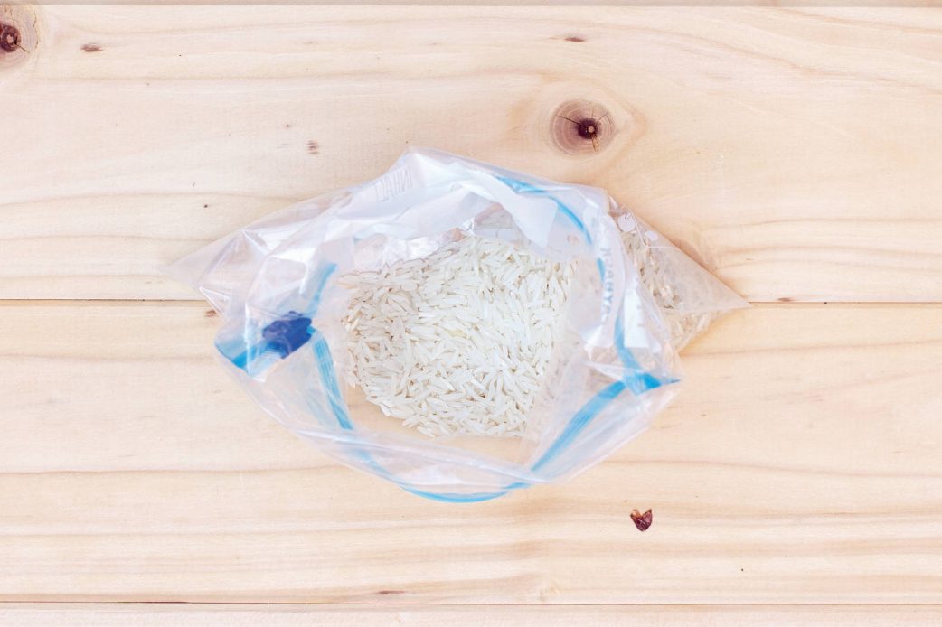 Schritt 1: Den Reis in eine Tüte geben // HIMBEER