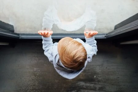 Mit Kindern über Corona reden, erklären, warum wie jetzt alle zu Hause bleiben // HIMBEER