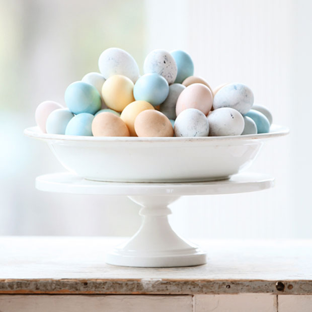 Ostereier mit natürlichen Zutaten färben – Ostern mit Kindern // HIMBEER