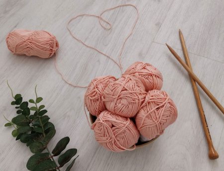 Geschenke aus Wolle mit Liebe gemacht c les triconautes unsplash 1749725