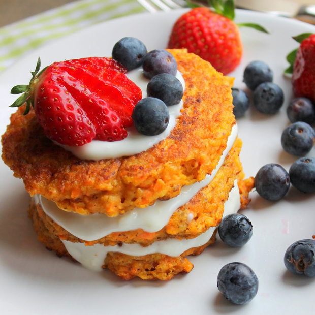 Rezepte für Familien mit Möhren: Möhrenkuchen-Pancakes // HIMBEER