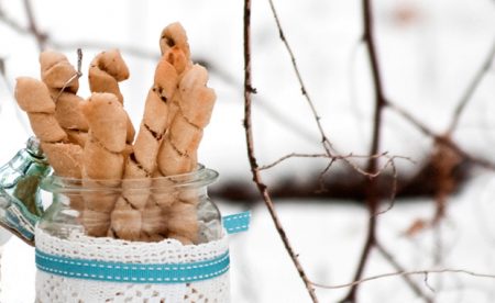 Kräuterstockbrotstangen – Rezept für Familien // HIMBEER