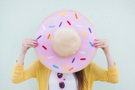 DIY-Idee: Sommerhut im Donut-Streusel-Look // HIMBEER
