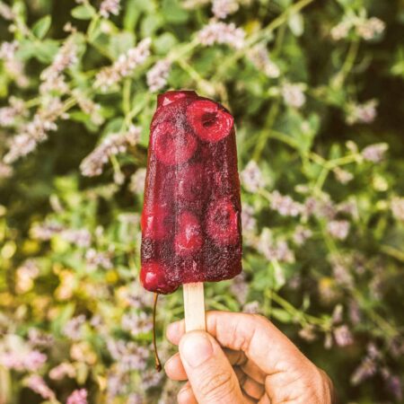 Eis aus frischen Sauerkirschen // HIMBEER
