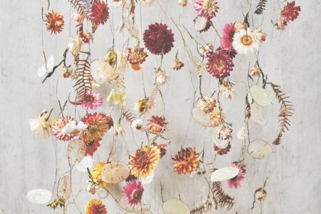 Blumengirlande aus Trockenblumen // HIMBEER