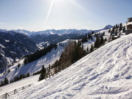 Skifahren mit Kindern im Großarltal: Winterurlaub auf dem Bauernhof // HIMBEER